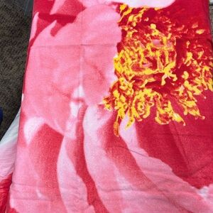 Isaac Mizrahi for Target bold floral tablecloth and  8 napkins